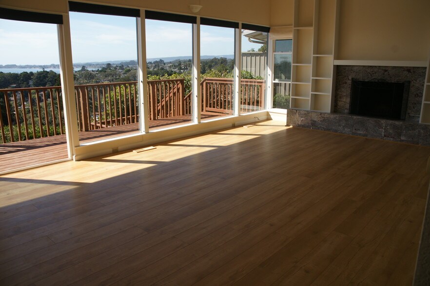 Building Photo - 220 Shoreview Dr