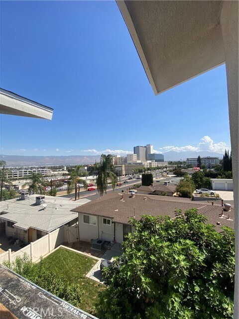 Building Photo - 11336 San Juan St
