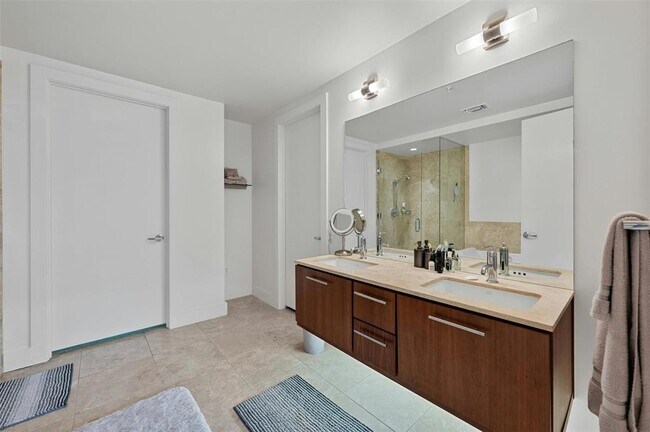 Building Photo - 210 Lee Barton Dr