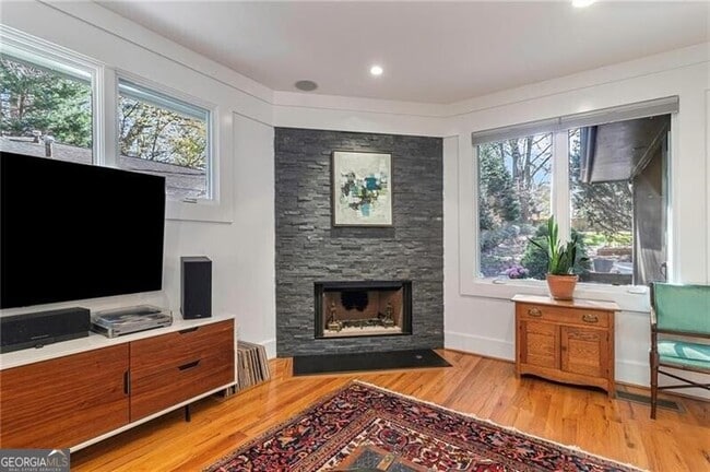 Building Photo - 623 Ansley St
