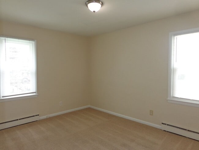 Building Photo - 4638 Coronet Ave
