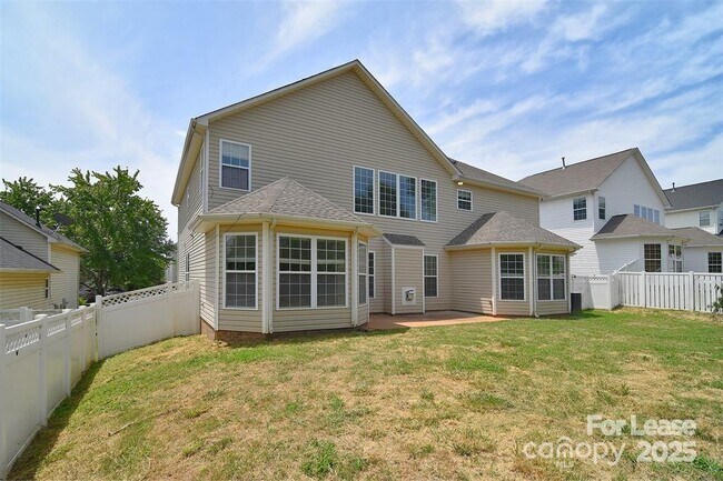 Building Photo - 3401 Daniel Pl Dr