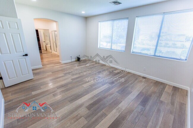 Building Photo - 14616 W Windward Ave