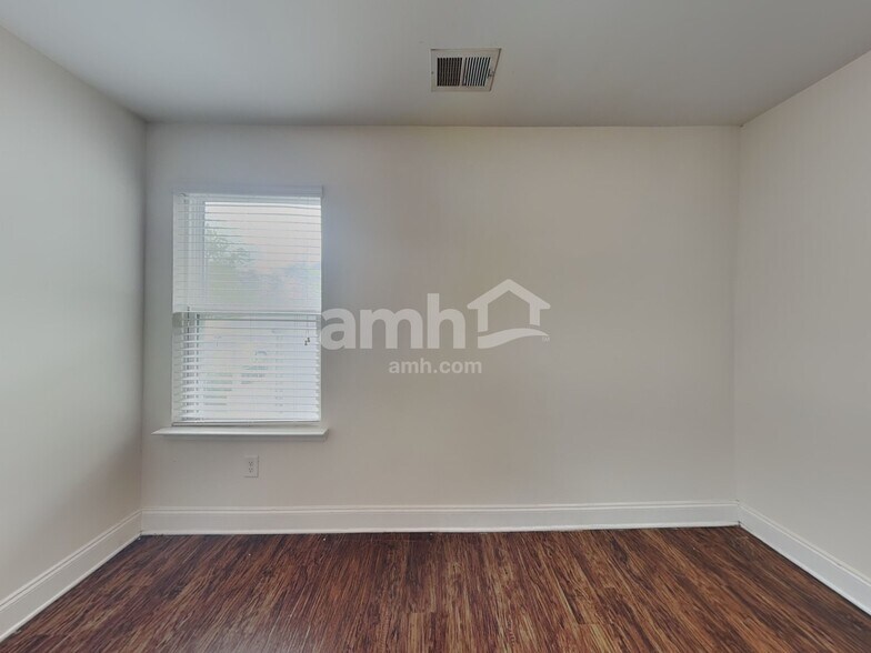 Building Photo - 134 McBee St