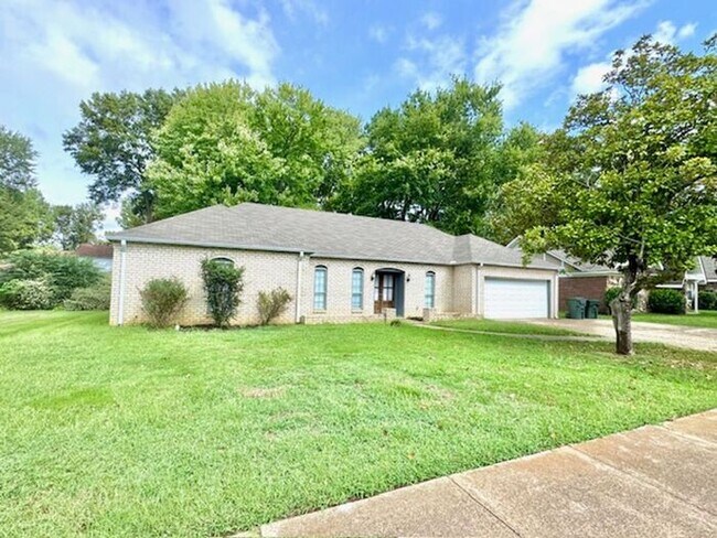 Primary Photo - OPEN HOUSE! Renovated Bartlett Home- Highl...