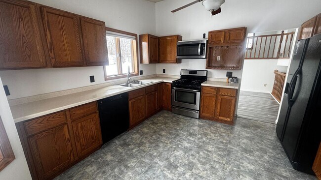 Building Photo - 901 Marty's Way