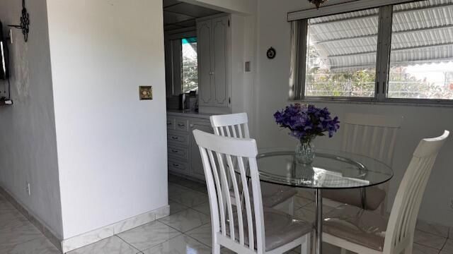 Building Photo - 2000 NE 51st Ct