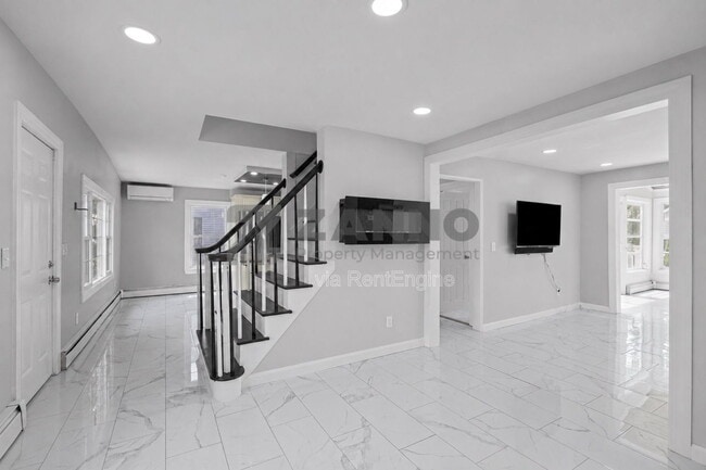 Building Photo - 40 Olney Ave