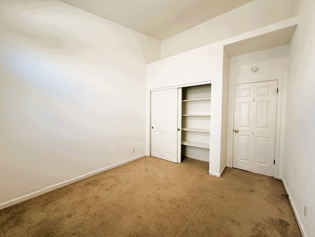 Building Photo - 2172 Dolen Pl