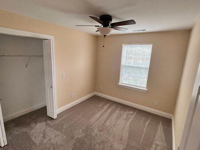 Building Photo - Stunning, Modern 4-Bed / 2.5-Bath Home for Rent – Less Than 20 Minutes to Downtown!