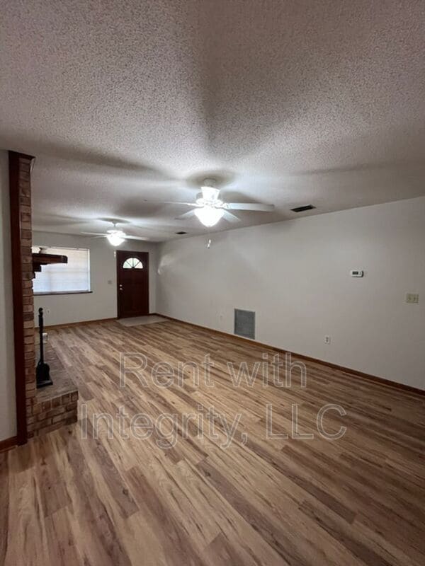 Building Photo - 8787 Louvinia Way