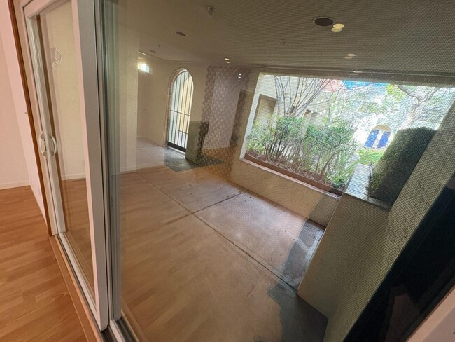 Building Photo - 153 California Ave