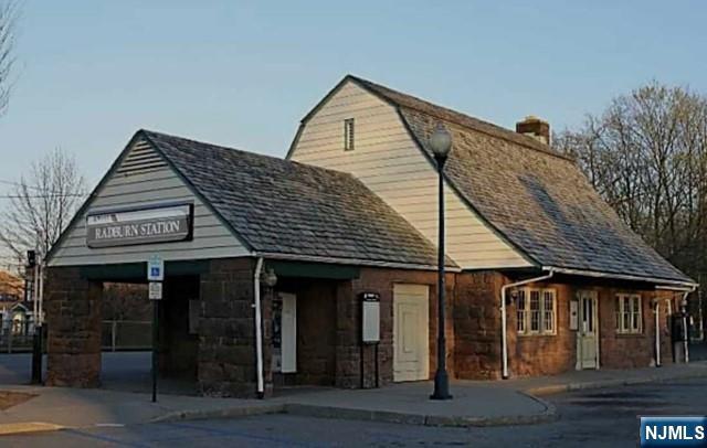 Building Photo - 13-08 Plaza