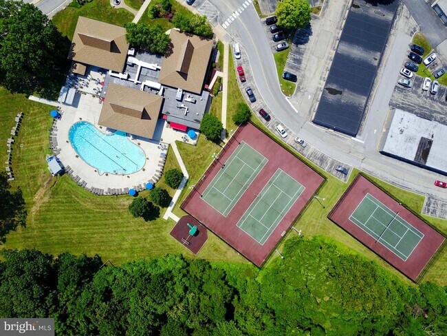 Building Photo - 21510 Valley Forge Cir