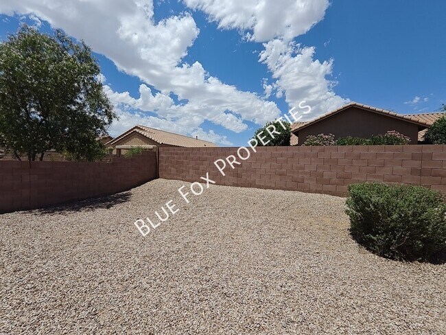 Building Photo - 324 N Oak Tree Canyon Loop