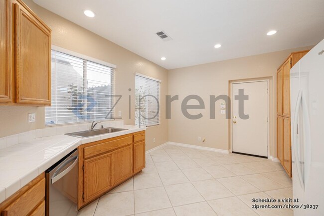 Building Photo - 10705 Wexford St