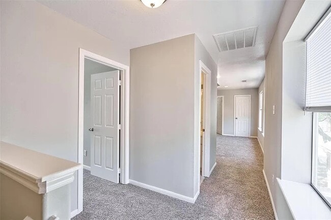 Building Photo - 13714 Hillingdale Ln