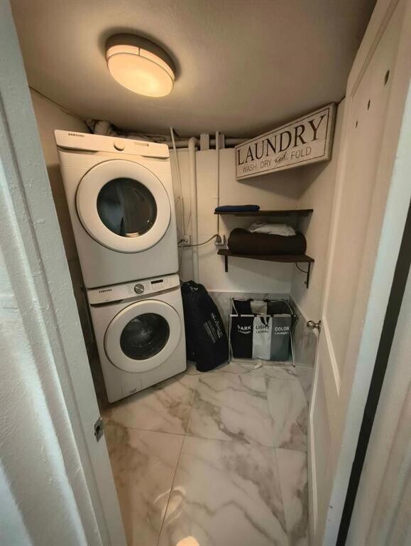 Building Photo - 2206 Coolidge St