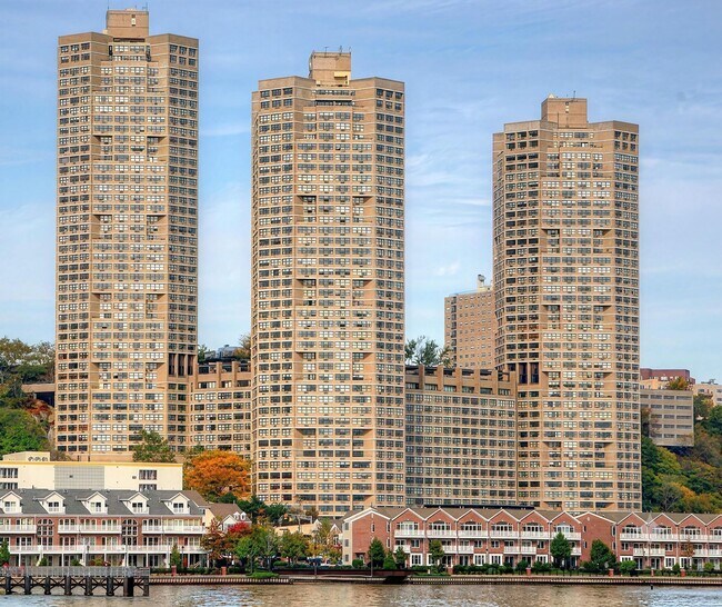 Building Photo - 7002 JFK Blvd E