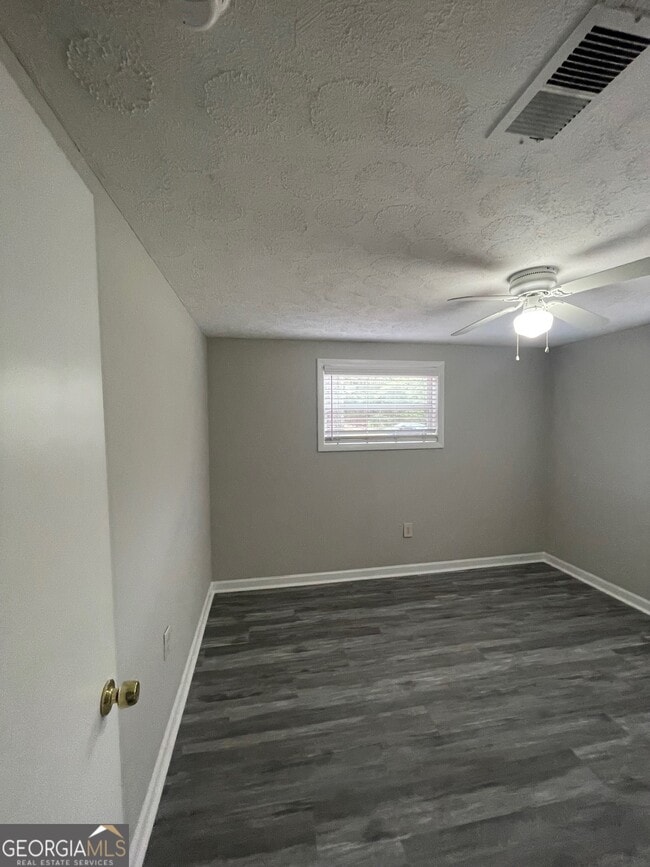 Building Photo - 70 Gees Ln