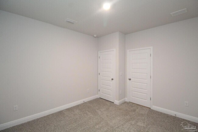 Building Photo - 530 Bridle Way