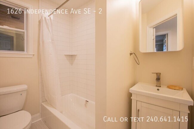 Building Photo - 1626 Independence Ave SE