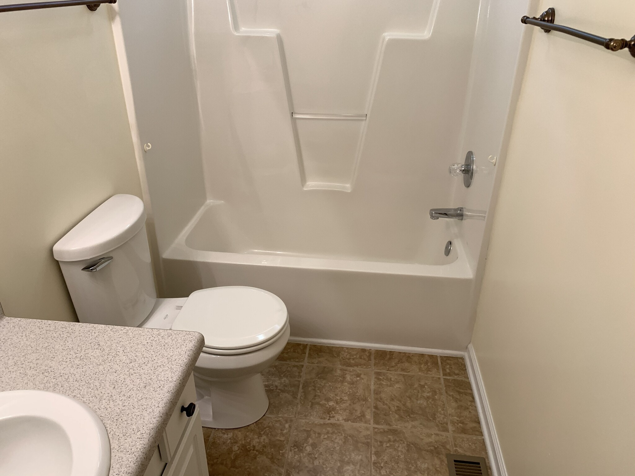 Main Bath Close - 1129 Woodbriar Street