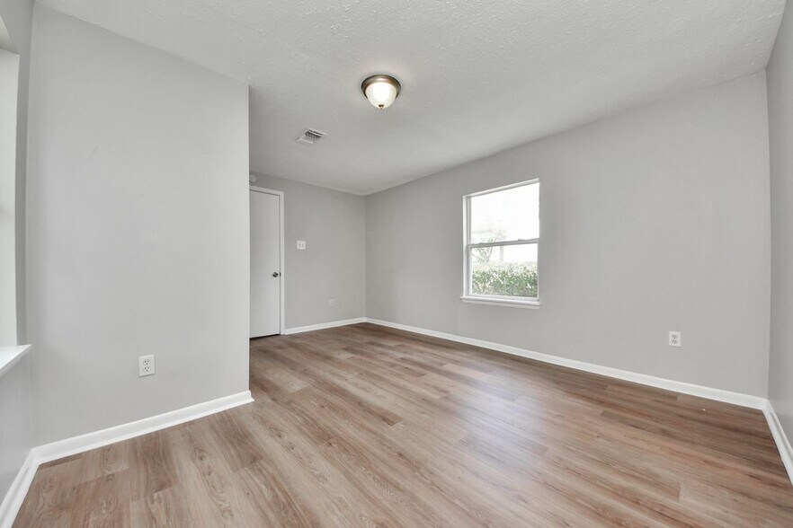 Building Photo - 3603 Crosby Cedar Bayou Rd