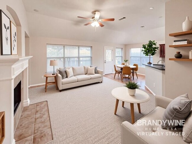 Building Photo - 806 Christine Dr