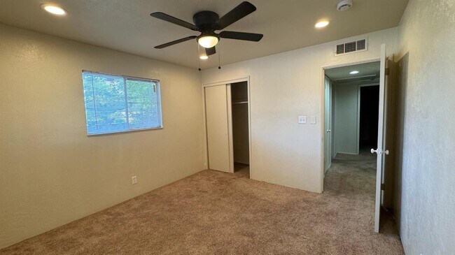 Building Photo - 493 N Alta Ave