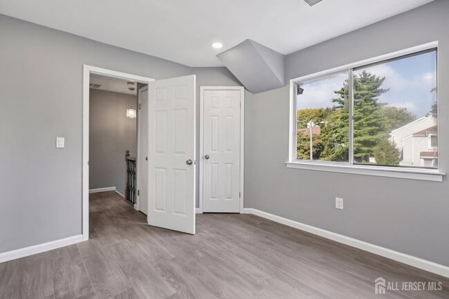 Building Photo - 1086 Schmidt Ln