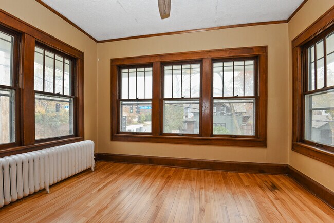 Building Photo - 3900 Sheridan Ave S