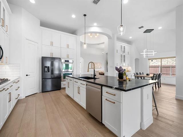Building Photo - 679 Burr Oak Dr