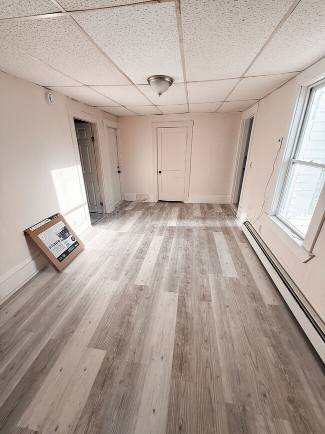 Building Photo - 22 Gold St