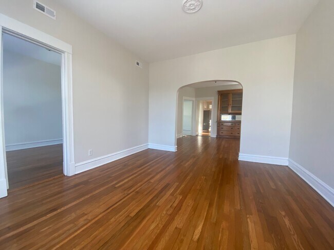 Living Room - 4117 N Central Park Ave
