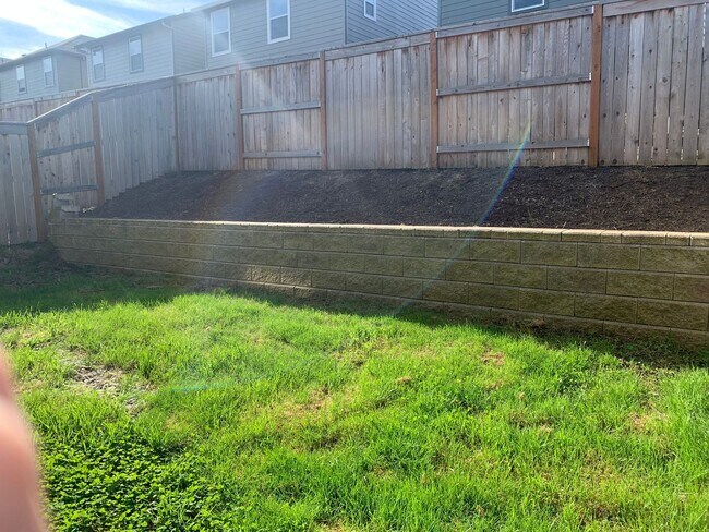 Building Photo - Stunning 4 Bed, 2.5 Bath Home with Premium Finishes, Spacious Layout, and Fenced Backyard!