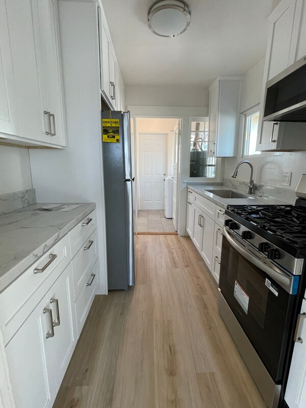 Building Photo - 515 N Burlington Ave