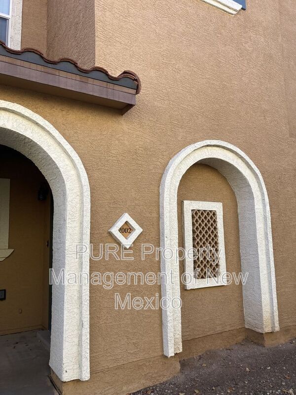 Building Photo - 601 Menaul Blvd NE