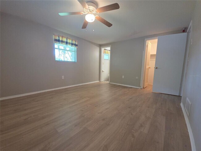 Building Photo - 4136 S Lockwood Ridge Rd