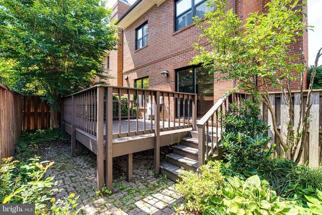 Building Photo - 1498 Hampton Hill Cir