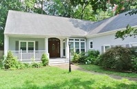 Building Photo - 2036 Hen House Dr