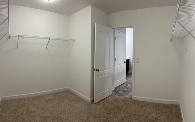 Building Photo - 3763 Glencourse Wy