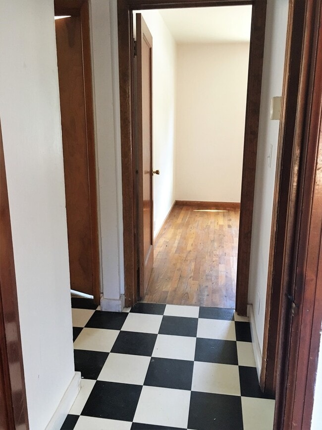 Building Photo - Affordable 3 bd, 2 bath home in the heart of Garden City just off Chinden & 39th.