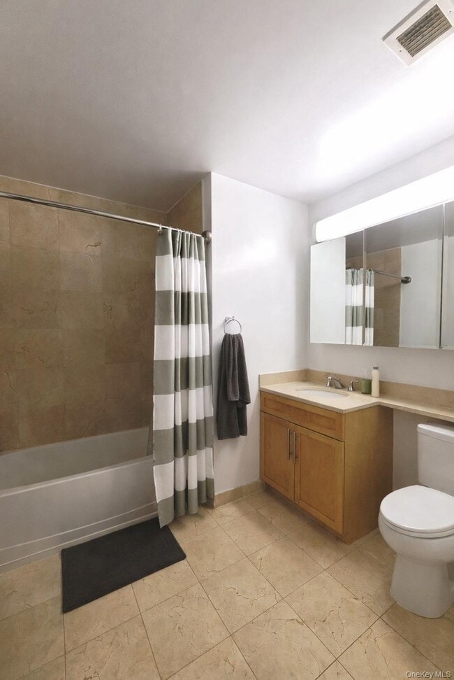 Building Photo - 40-22 College Point Blvd