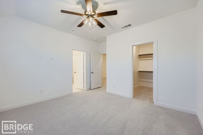 Building Photo - Oakmont Floor Plan
