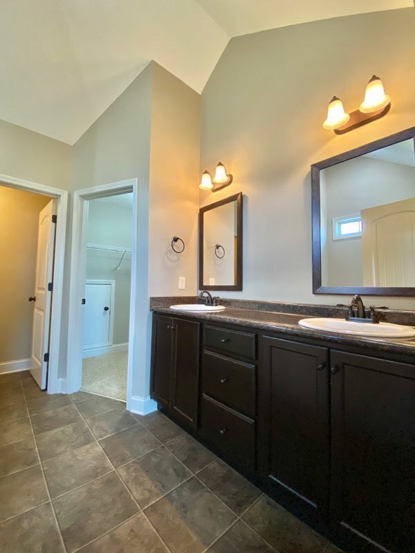 Building Photo - 582 Kicker Ct