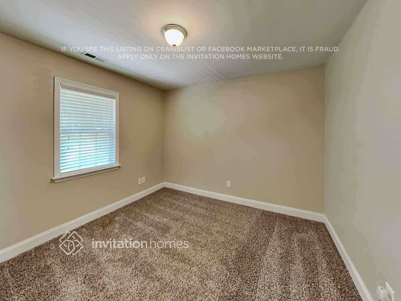 Building Photo - 2611 Meadow Ln