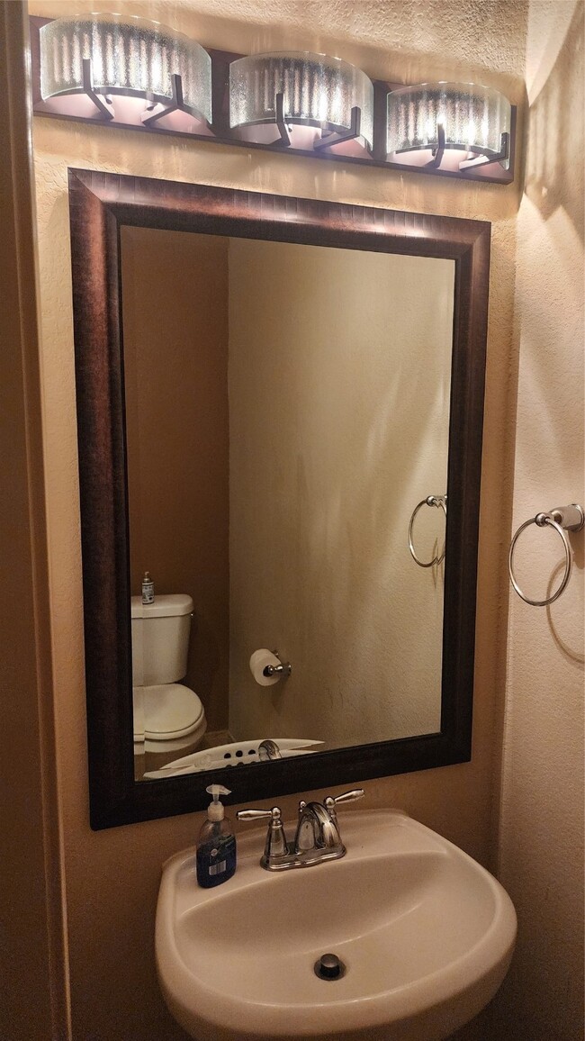 Building Photo - 4003 Hans St