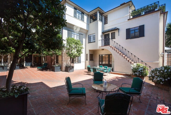 Building Photo - 155 S Rodeo Dr
