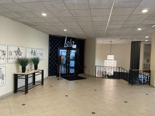 Building Photo - 5555 Collins Ave